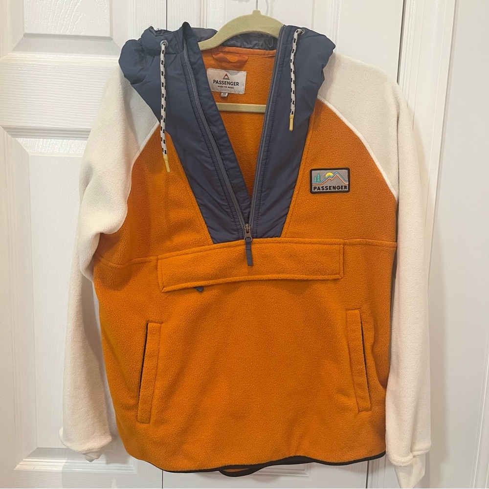 Passenger Alexander Recycled Polar Hooded Fleece size medium